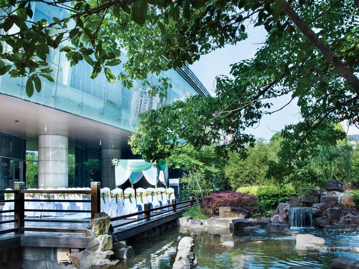 Grand Millennium Shanghai Hongqiao Exterior foto